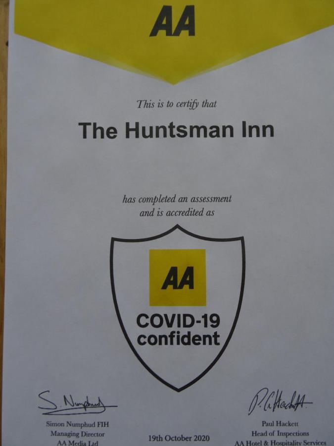 The Huntsman Inn Холмфирт Екстериор снимка