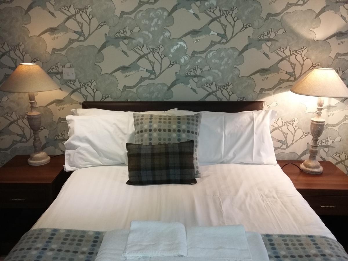 The Huntsman Inn Холмфирт Екстериор снимка