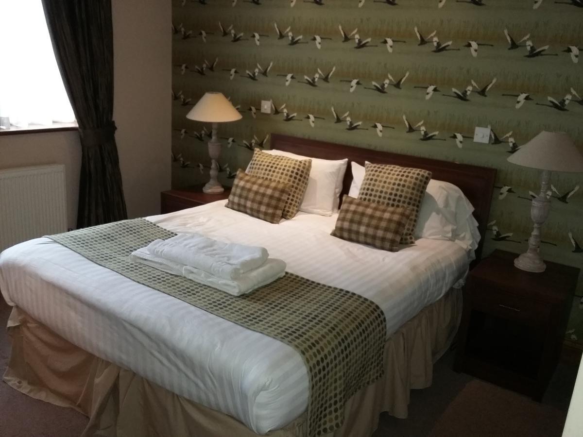 The Huntsman Inn Холмфирт Екстериор снимка