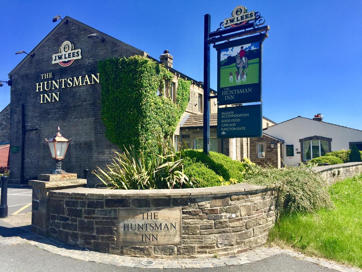The Huntsman Inn Холмфирт Екстериор снимка